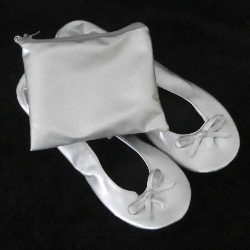 Unbranded | 38-39 | Silver Travel Flat Slippers With Bow and Carrying Pouch